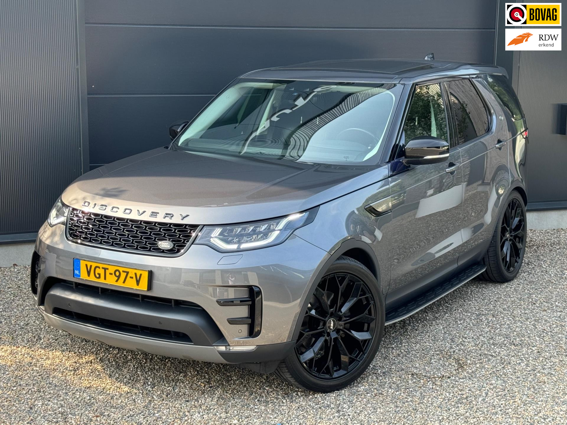 Land Rover Discovery 2.0 Si4 SE 301pk | Grijs kenteken | Panorama | Luchtvering | Trekhaak 40021087-0.jpg | Auto Berens B.V.
