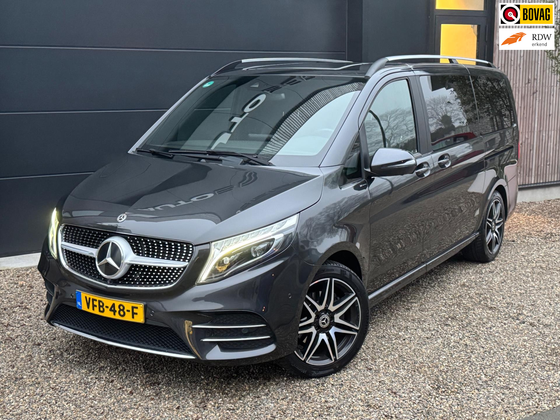 Mercedes-Benz V-Klasse 300d 4-MATIC Lang Avantgarde AMG | Standkachel | Elek schuifdeuren | Burmester | Distronic 42422131-0.jpg | Auto Berens B.V.