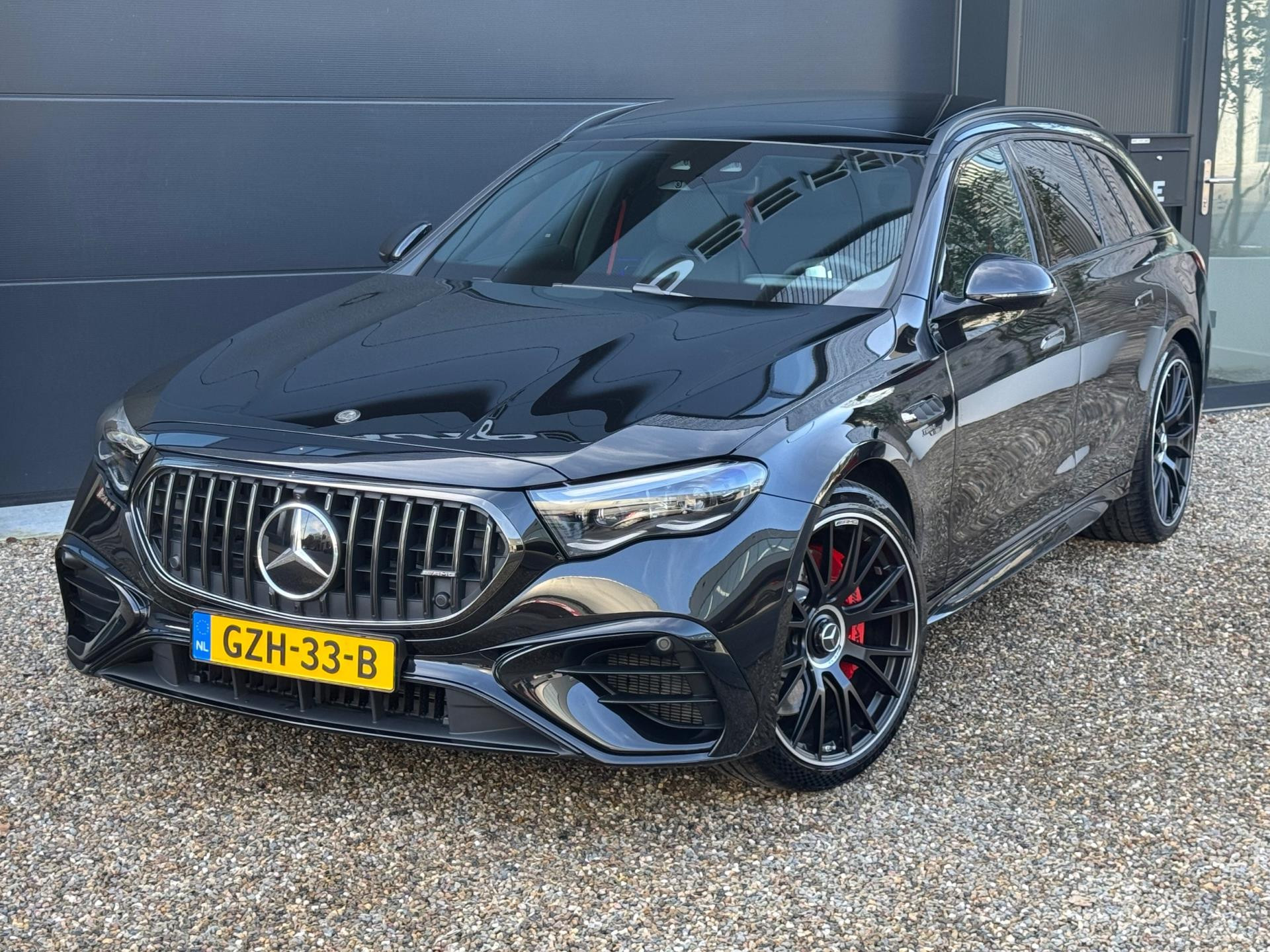 Mercedes-Benz E-Klasse Estate AMG 53 4MATIC+ Night Edition 612pk | AMG Dynamic Plus | Distronic | Head-up | Trekhaak | Soft close 43095247-0.jpg | Auto Berens B.V.
